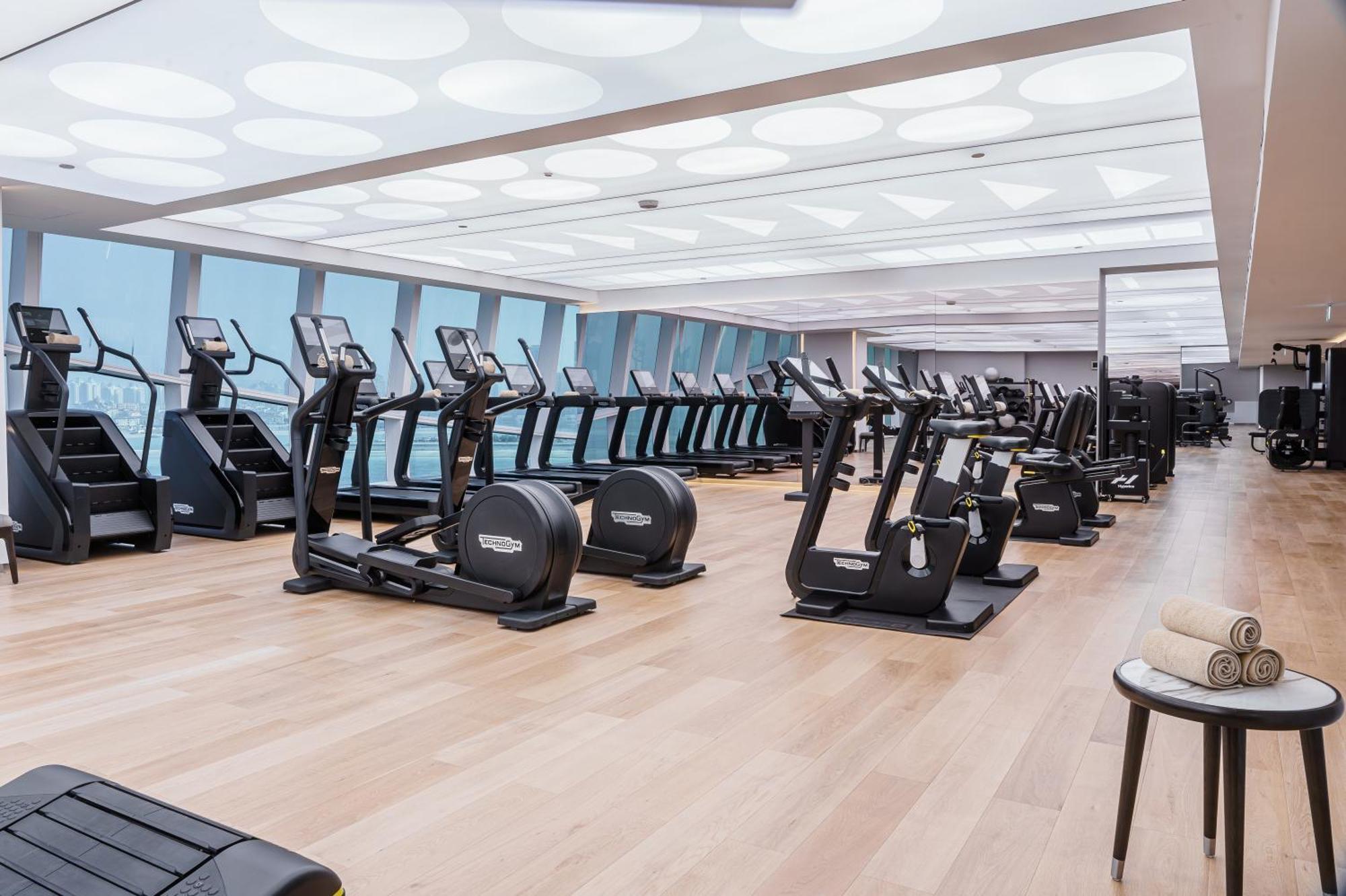Fairmont Doha Ξενοδοχείο Lusail Εξωτερικό φωτογραφία The gym at the 100 East 53rd Street building