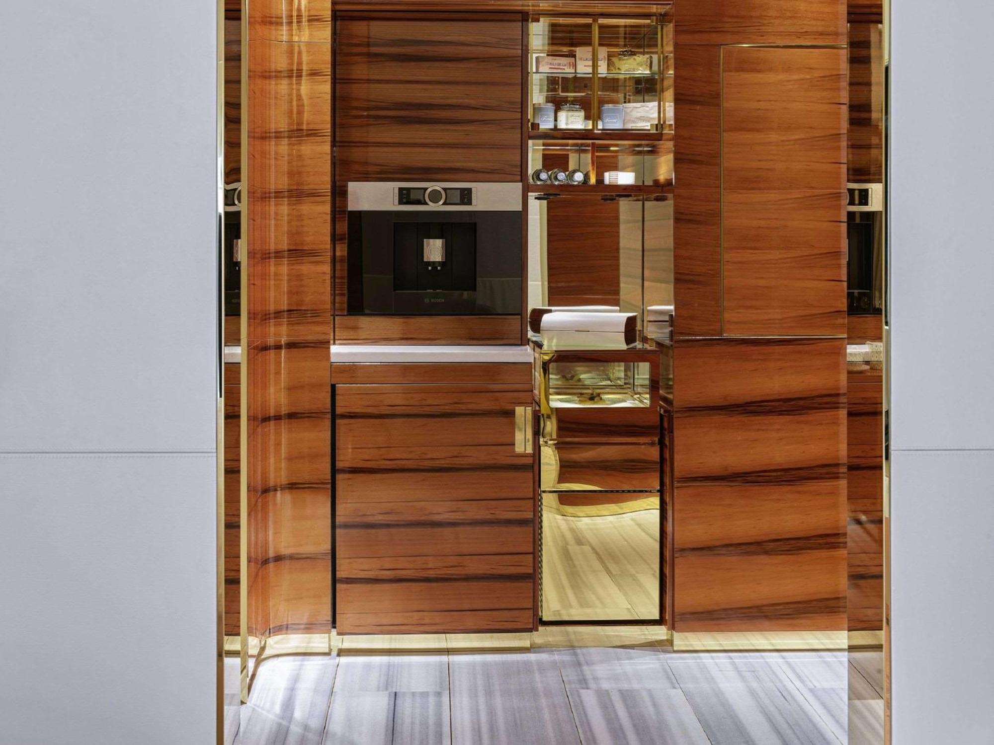 Fairmont Doha Ξενοδοχείο Lusail Εξωτερικό φωτογραφία A kitchen by the Italian company Snaidero